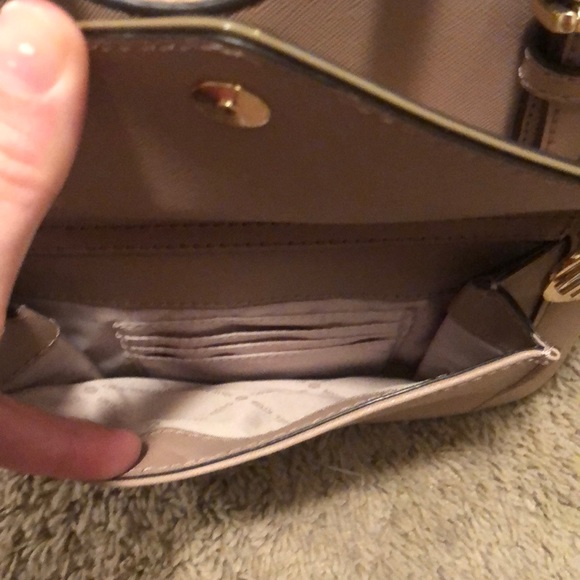 Michael Kors Handbag - Picture 3 of 16